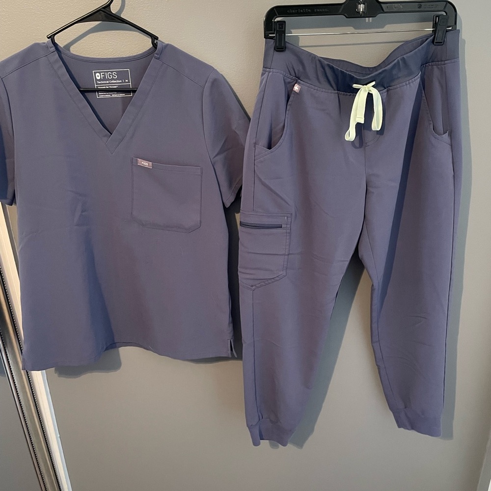 FIGS Zamora limited edition space navy jogger. Medium petite